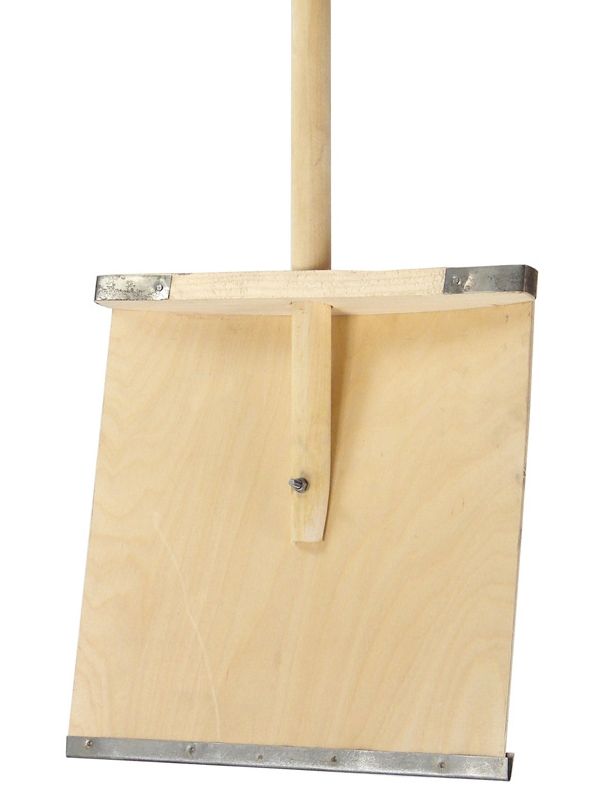 Лопата для снега деревянная 380*380 с дереревянным черенком