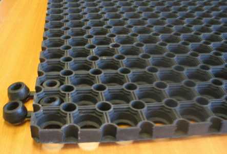 Коврик резиновый грязесборный дырка 50х100 толщ.16мм